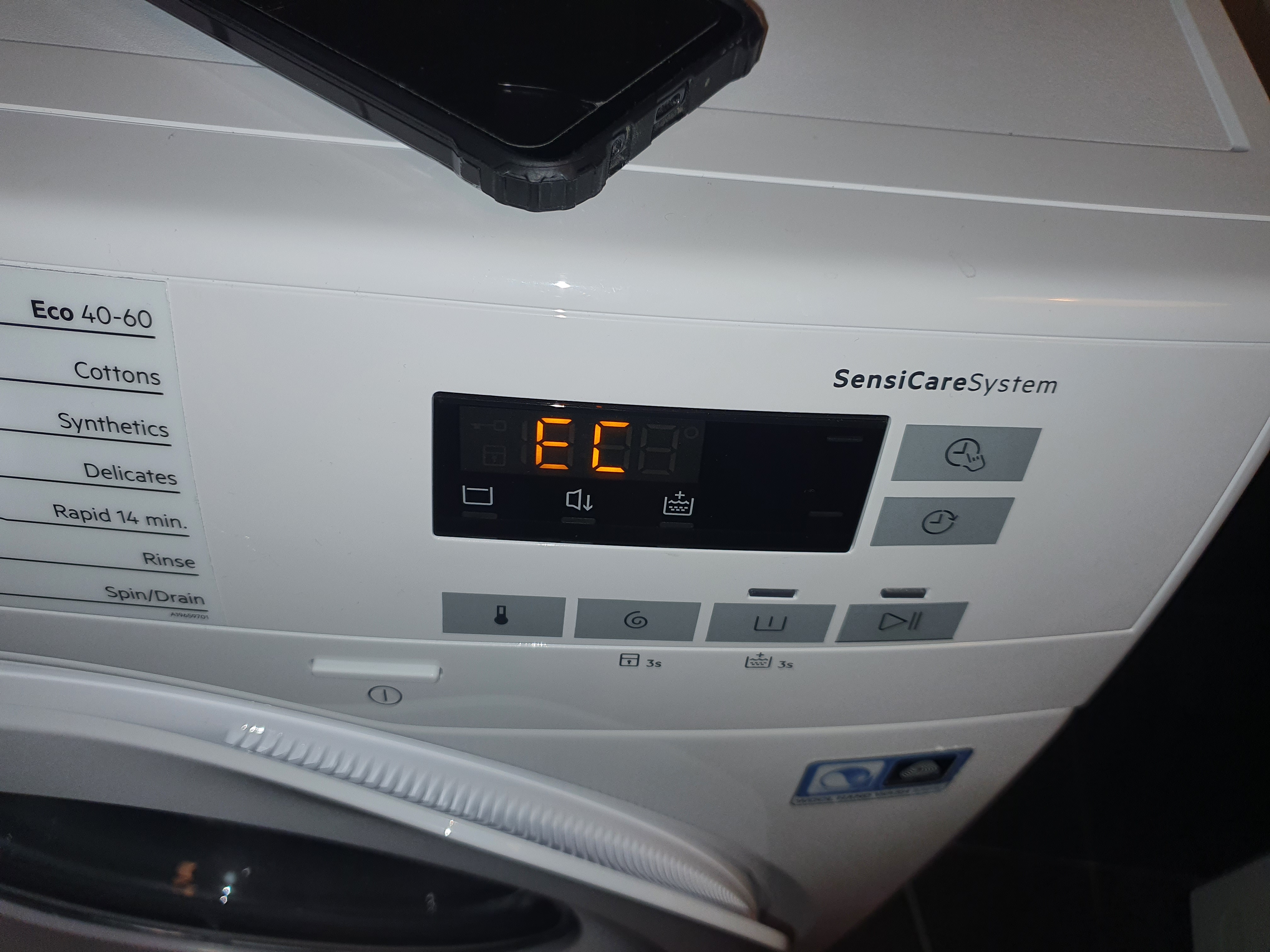 Diagnostic visuel de l'erreur EC sur un appareil AEG